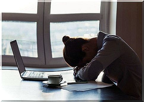 Frustrated woman at the computer