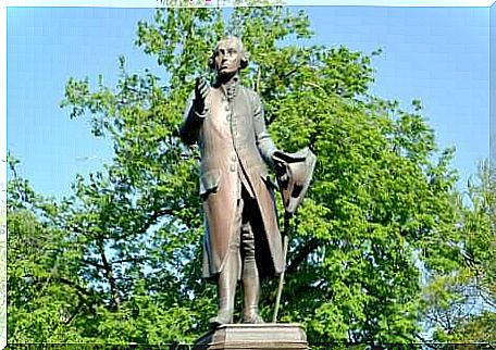 Kant statue in Kaliningrad.